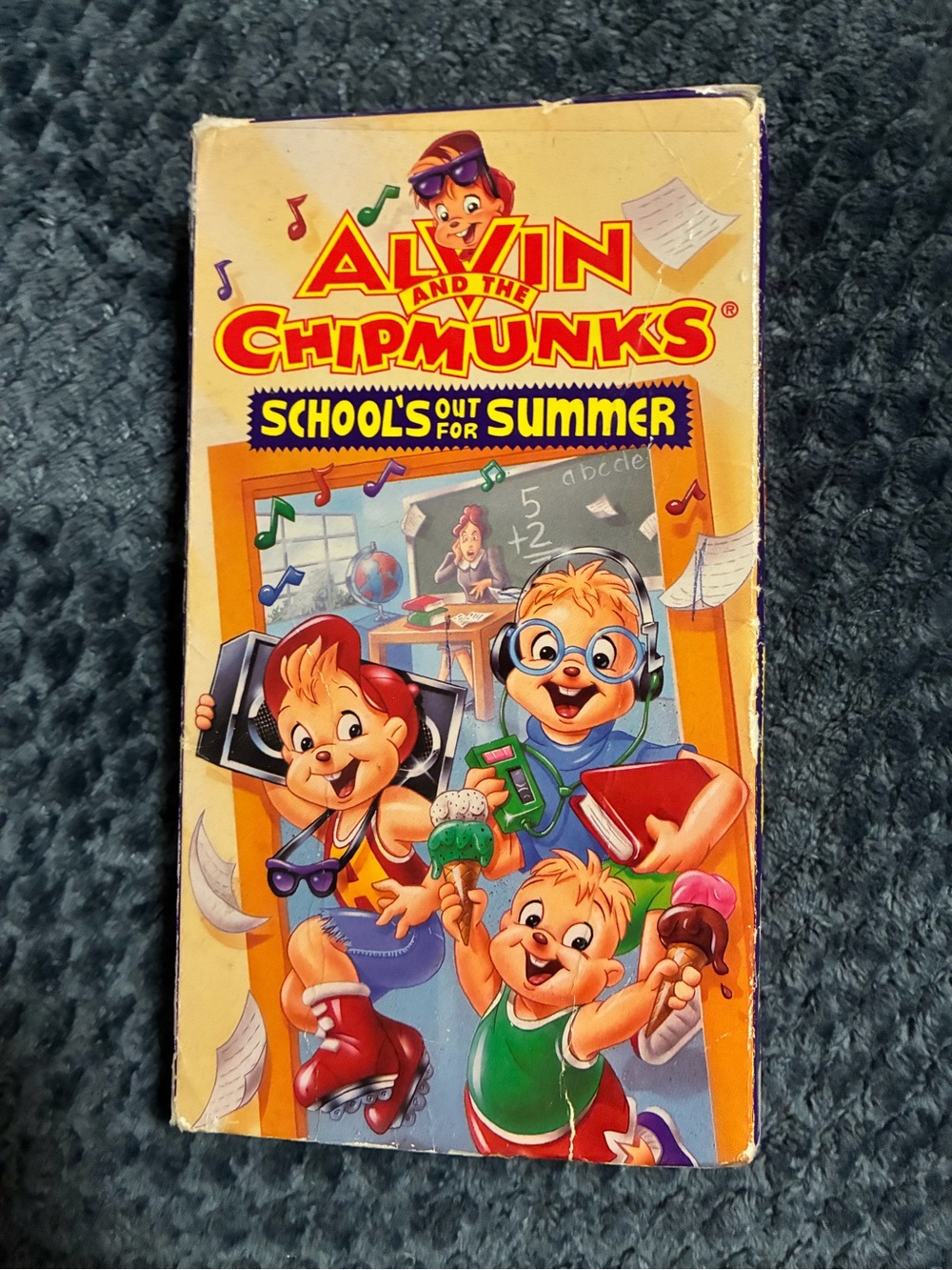 Alvin and the Chipmunks: School Out For Summer (2 Eps Cartoon)
